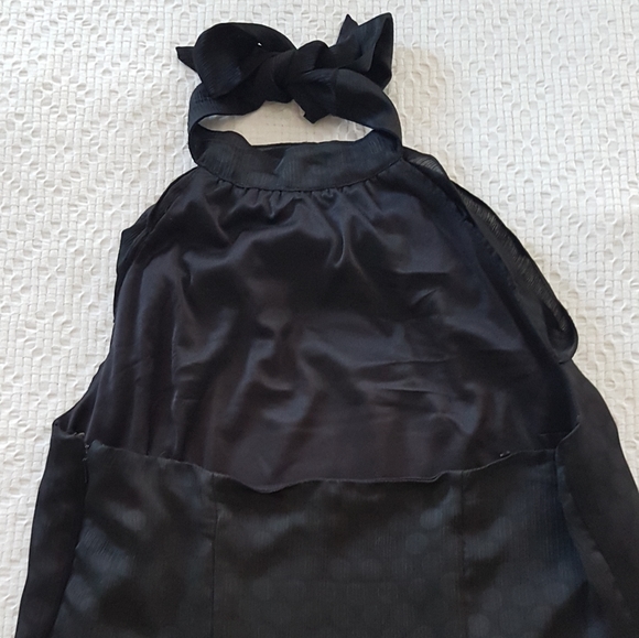 Halter style backless top - Picture 4 of 4